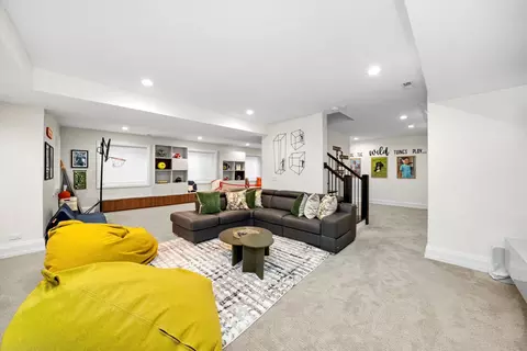 Living - 330 Brookside Ln, Glencoe, IL 60022 photo 6 of 7