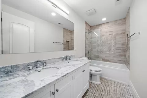 Bath - 330 Brookside Ln, Glencoe, IL 60022 photo 7 of 8