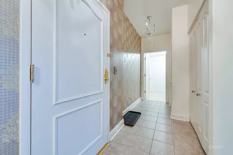 Entry Way - 1 Itasca Pl #412, Itasca, IL 60143 photo 2 of 5