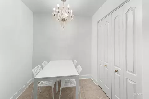 Dining - 1 Itasca Pl #412, Itasca, IL 60143 photo 1 of 1
