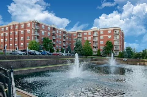 1 Itasca Pl #412, Itasca, IL 60143