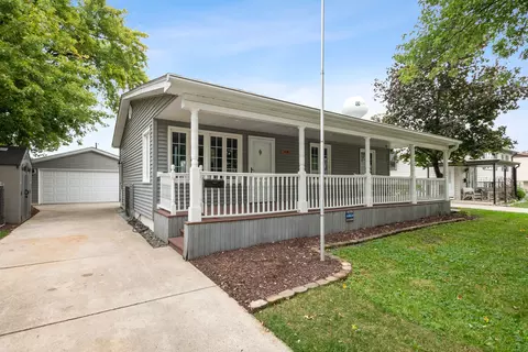 8818 Fairway Dr, Orland Park, IL 60462