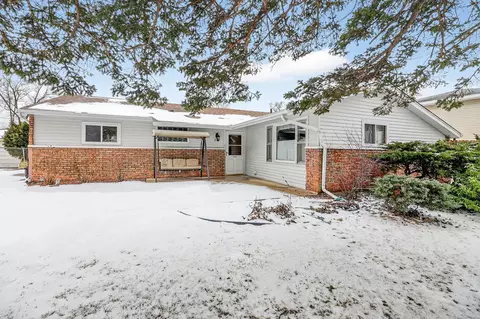 212 Glengary Dr, Bolingbrook, IL 60440