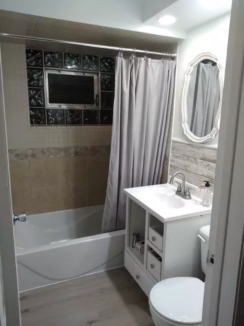 Bath - Undisclosed, Midlothian, IL 60445 photo 1 of 1