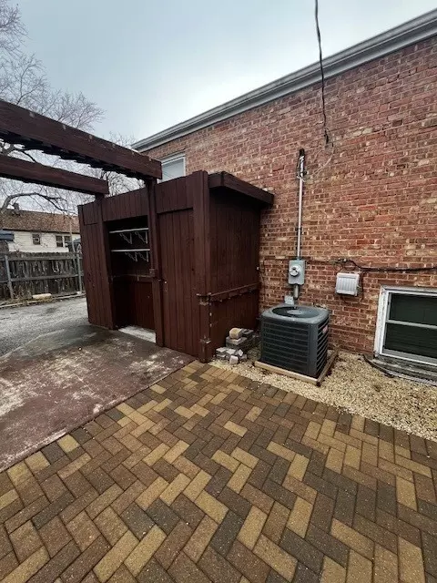 Exterior - Undisclosed, Midlothian, IL 60445 photo 3 of 6