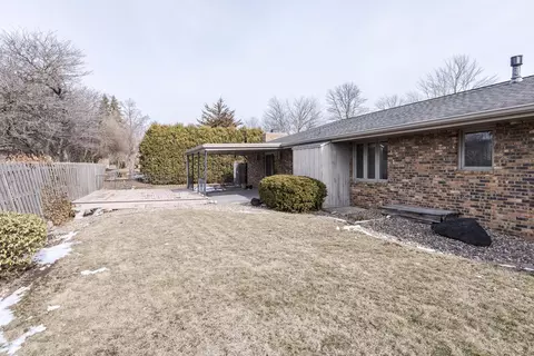 Exterior - 207 Hampton Dr, Bloomington, IL 61704 photo 7 of 10