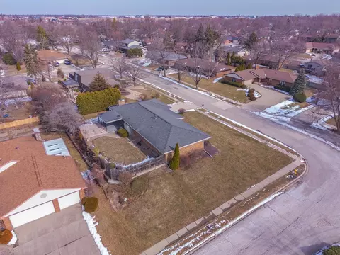 View/Area - 207 Hampton Dr, Bloomington, IL 61704 photo 6 of 7