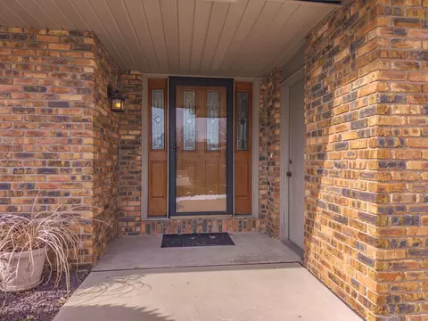 Entry Way - 207 Hampton Dr, Bloomington, IL 61704 photo 6 of 6