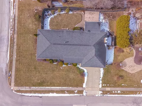 View/Area - 207 Hampton Dr, Bloomington, IL 61704 photo 4 of 7