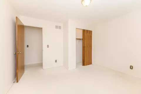 Bedroom - 207 Hampton Dr, Bloomington, IL 61704 photo 4 of 9