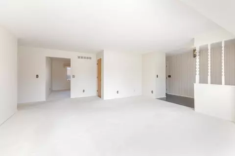 Living - 207 Hampton Dr, Bloomington, IL 61704 photo 3 of 6