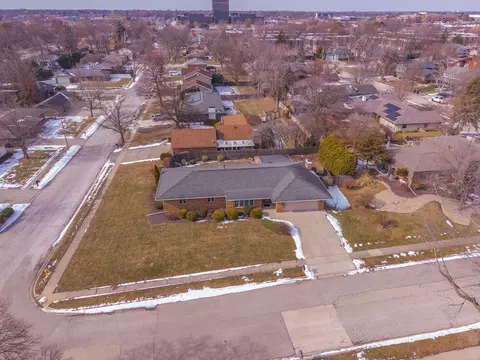 View/Area - 207 Hampton Dr, Bloomington, IL 61704 photo 7 of 7