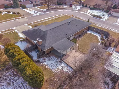 View/Area - 207 Hampton Dr, Bloomington, IL 61704 photo 2 of 7
