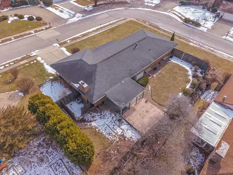View/Area - 207 Hampton Dr, Bloomington, IL 61704 photo 3 of 7
