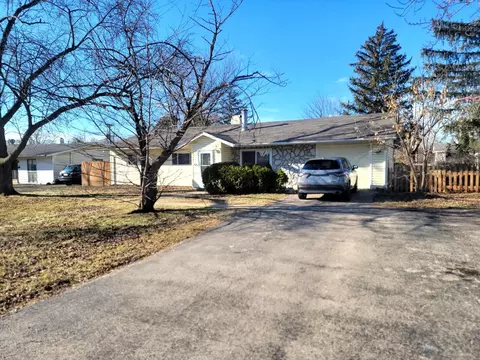 524 Hazelwood Ln, Glenview, IL 60025