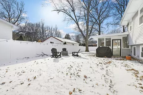 308 Spruce Dr, Naperville, IL 60540 photo 24