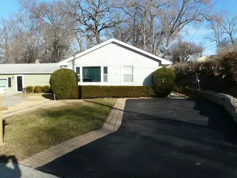 8 Cross St, Fox Lake, IL 60020
