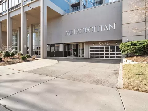 5320 N Sheridan Rd #E8, Chicago, IL 60640