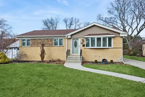 1812 Bonita Ave, Mount Prospect, IL 60056
