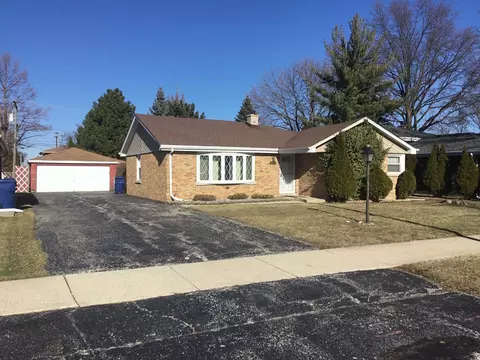 6762 W 87th Pl, Oak Lawn, IL 60453