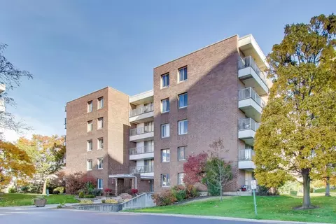 4000 Triumvera Dr #A507, Glenview, IL 60025