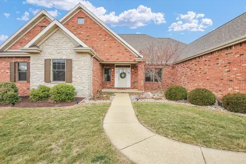 1409 Yorkshire Dr, Savoy, IL 61874