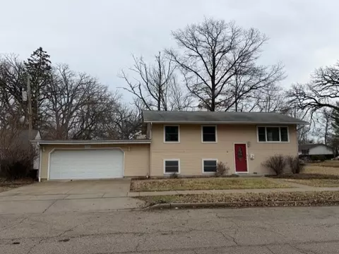 330 S Lakeshore Dr, Mundelein, IL 60060
