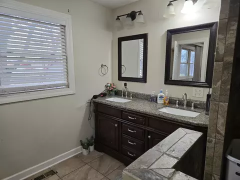 Bath - 3303 Exchange St, Crete, IL 60417 photo 1 of 2