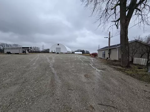 Exterior - 3303 Exchange St, Crete, IL 60417 photo 9 of 10