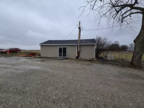 Exterior - 3303 Exchange St, Crete, IL 60417 photo 4 of 10