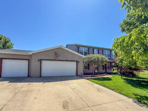 702 Balsam Dr, Saint Joseph, IL 61873