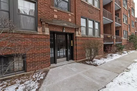 643 Garfield St #3, Oak Park, IL 60304