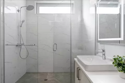 Bath - Undisclosed, Chicago, IL 60622 photo 2 of 3