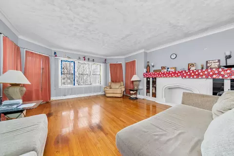 Living - Undisclosed, Chicago, IL 60649 photo 1 of 2