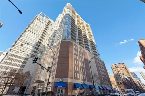 645 N Kingsbury St #2003, Chicago, IL 60654