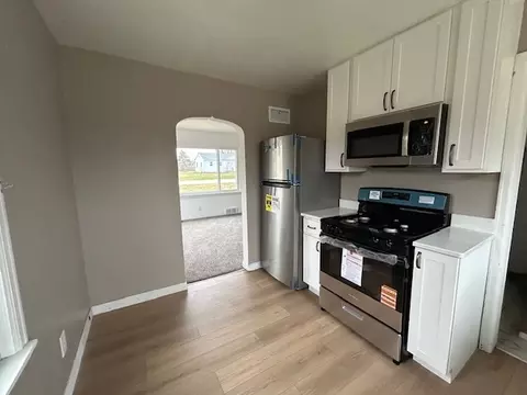 Kitchen - 4715 50th Ave, Moline, IL 61265 photo 3 of 3