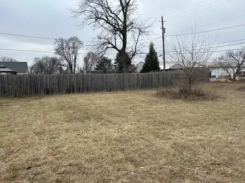 Exterior - 4715 50th Ave, Moline, IL 61265 photo 5 of 5
