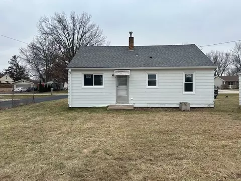 Exterior - 4715 50th Ave, Moline, IL 61265 photo 3 of 5