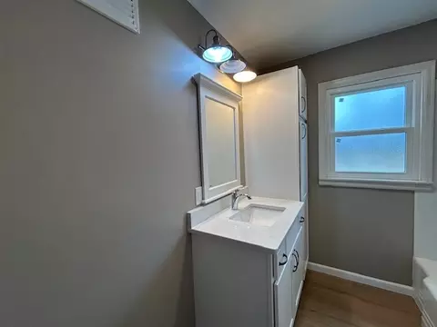 Bath - 4715 50th Ave, Moline, IL 61265 photo 1 of 4