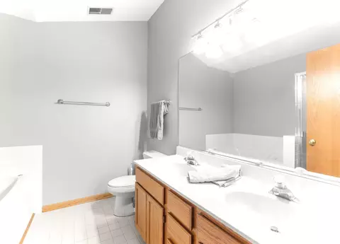 Bath - Undisclosed, Aurora, IL 60504 photo 3 of 3