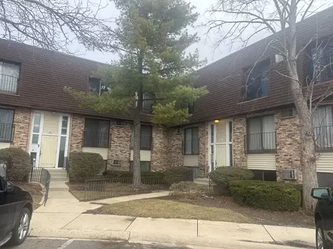194 N Waters Edge Dr #102, Glendale Heights, IL 60139