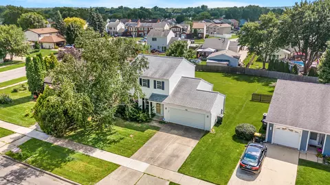 1388 Bow String Ct, Carol Stream, IL 60188 photo 2