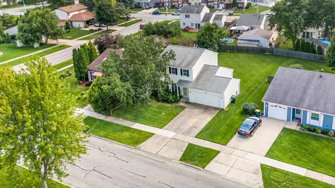 1388 Bow String Ct, Carol Stream, IL 60188 photo 3