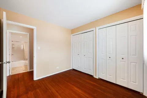 920 Valley Stream Dr, Wheeling, IL 60090 photo 12