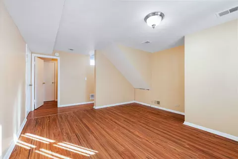 920 Valley Stream Dr, Wheeling, IL 60090 photo 16