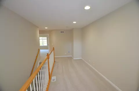 Entry Way - Undisclosed, Aurora, IL 60502 photo 4 of 5