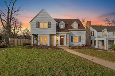 422 N Gardiner Ave, Rockford, IL 61107