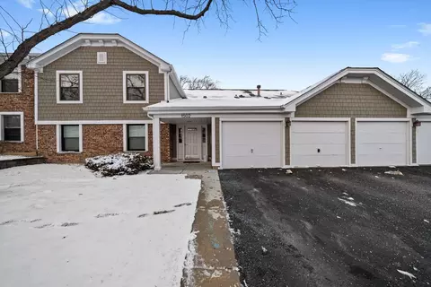 1502 7 Pines Rd #C2, Schaumburg, IL 60193