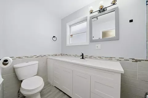 Bath - 9019 S Normal Ave, Chicago, IL 60620 photo 1 of 3