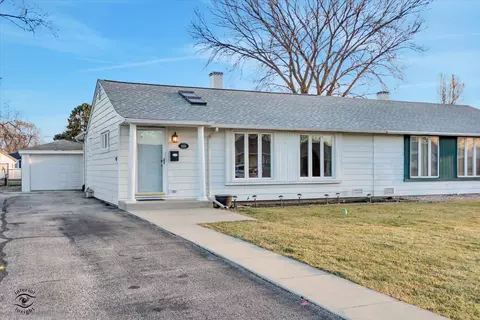 8859 S Main St, Hometown, IL 60456